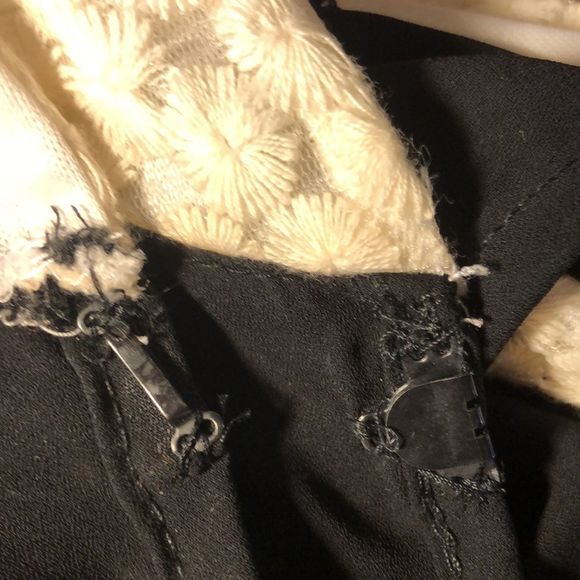 Mauve Brand Adorable High Neck w/ Lace Collar Black sz Med. hook and eye closure - Picture 12 of 13